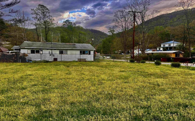 301 Elk River Road, Webster Springs, West Virginia 26288, 3 Bedrooms Bedrooms, 5 Rooms Rooms,1 BathroomBathrooms,Single Family Detached,For Sale,Elk River,10164456