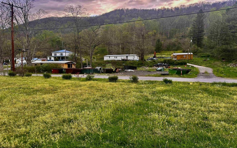 301 Elk River Road, Webster Springs, West Virginia 26288, 3 Bedrooms Bedrooms, 5 Rooms Rooms,1 BathroomBathrooms,Single Family Detached,For Sale,Elk River,10164456