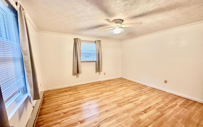 301 Elk River Road, Webster Springs, West Virginia 26288, 3 Bedrooms Bedrooms, 5 Rooms Rooms,1 BathroomBathrooms,Single Family Detached,For Sale,Elk River,10164456