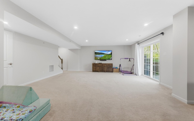 110 Magisk Lane, Morgantown, West Virginia 26501, 3 Bedrooms Bedrooms, 7 Rooms Rooms,3 BathroomsBathrooms,Single Family Attached,For Sale,Magisk,10164459