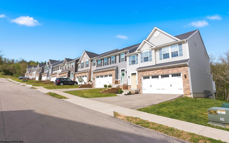 110 Magisk Lane, Morgantown, West Virginia 26501, 3 Bedrooms Bedrooms, 7 Rooms Rooms,3 BathroomsBathrooms,Single Family Attached,For Sale,Magisk,10164459