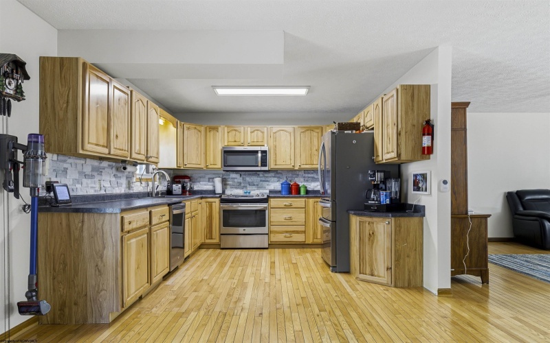 99 Summit Court, Bruceton Mills, West Virginia 26525, 3 Bedrooms Bedrooms, 8 Rooms Rooms,3 BathroomsBathrooms,Single Family Detached,For Sale,Summit,10164462