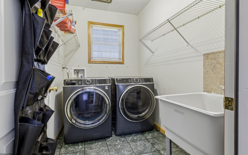 99 Summit Court, Bruceton Mills, West Virginia 26525, 3 Bedrooms Bedrooms, 8 Rooms Rooms,3 BathroomsBathrooms,Single Family Detached,For Sale,Summit,10164462