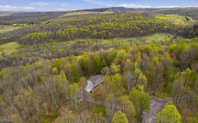 99 Summit Court, Bruceton Mills, West Virginia 26525, 3 Bedrooms Bedrooms, 8 Rooms Rooms,3 BathroomsBathrooms,Single Family Detached,For Sale,Summit,10164462