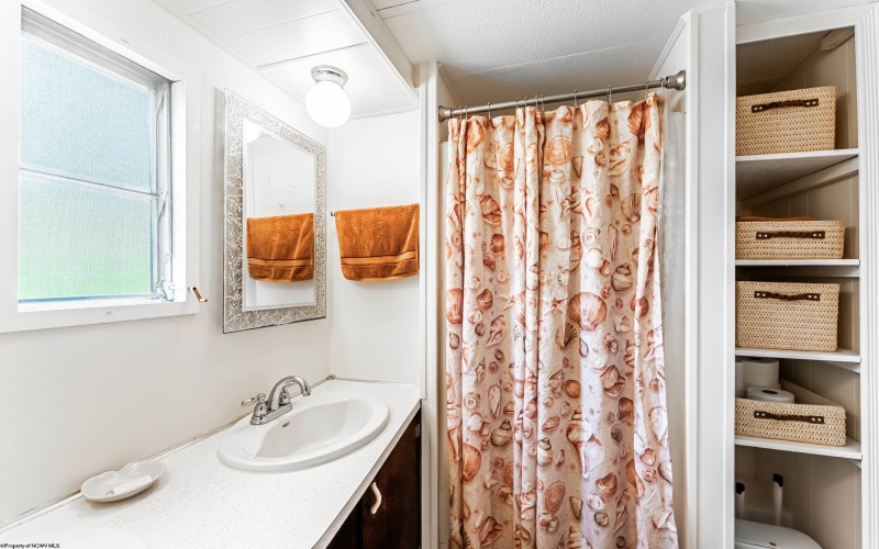 134 Levels Road, Fairmont, West Virginia 26554-0000, 2 Bedrooms Bedrooms, 5 Rooms Rooms,1 BathroomBathrooms,Single Family Detached,For Sale,Levels,10164461