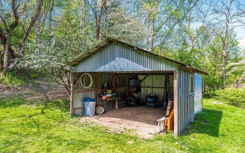 134 Levels Road, Fairmont, West Virginia 26554-0000, 2 Bedrooms Bedrooms, 5 Rooms Rooms,1 BathroomBathrooms,Single Family Detached,For Sale,Levels,10164461