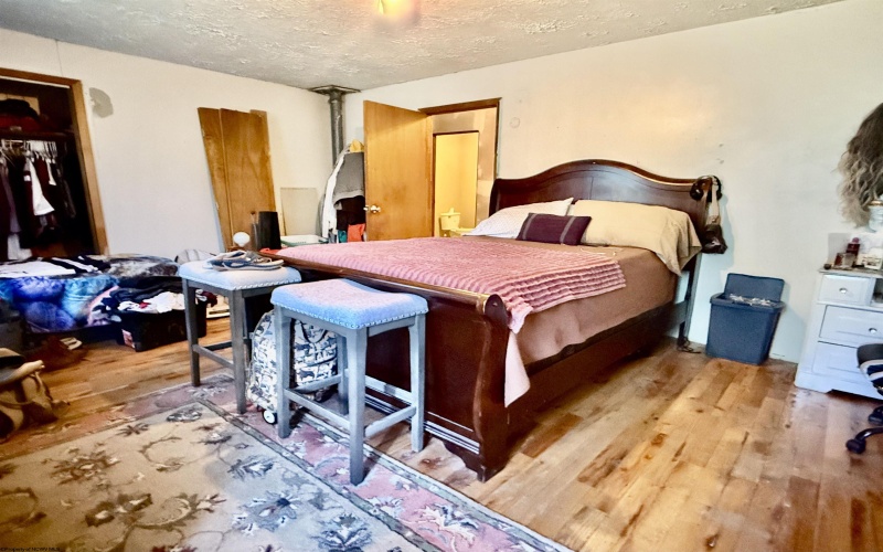 8613 Georgetown Road, Roanoke, West Virginia 26447, 5 Bedrooms Bedrooms, 9 Rooms Rooms,3 BathroomsBathrooms,Single Family Detached,For Sale,Georgetown,10164465