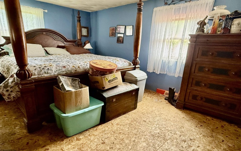 8613 Georgetown Road, Roanoke, West Virginia 26447, 5 Bedrooms Bedrooms, 9 Rooms Rooms,3 BathroomsBathrooms,Single Family Detached,For Sale,Georgetown,10164465