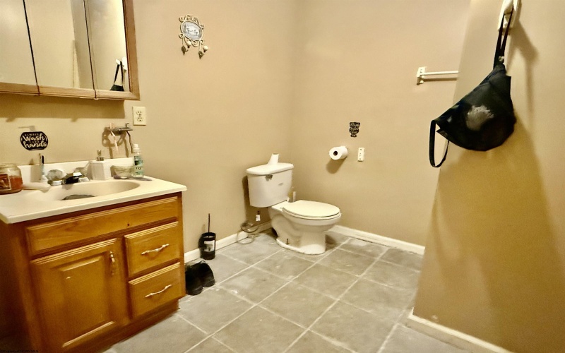 8613 Georgetown Road, Roanoke, West Virginia 26447, 5 Bedrooms Bedrooms, 9 Rooms Rooms,3 BathroomsBathrooms,Single Family Detached,For Sale,Georgetown,10164465