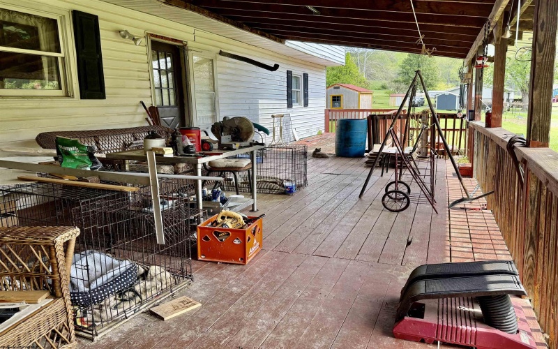 8613 Georgetown Road, Roanoke, West Virginia 26447, 5 Bedrooms Bedrooms, 9 Rooms Rooms,3 BathroomsBathrooms,Single Family Detached,For Sale,Georgetown,10164465