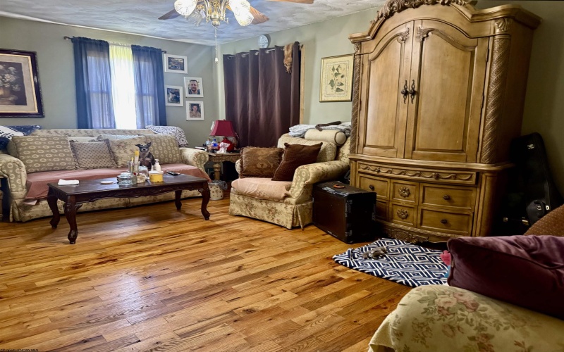 8613 Georgetown Road, Roanoke, West Virginia 26447, 5 Bedrooms Bedrooms, 9 Rooms Rooms,3 BathroomsBathrooms,Single Family Detached,For Sale,Georgetown,10164465