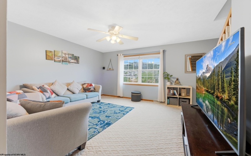 840 Quadrilla Street, Morgantown, West Virginia 26505, 3 Bedrooms Bedrooms, 6 Rooms Rooms,2 BathroomsBathrooms,Single Family Attached,For Sale,Quadrilla,10164464