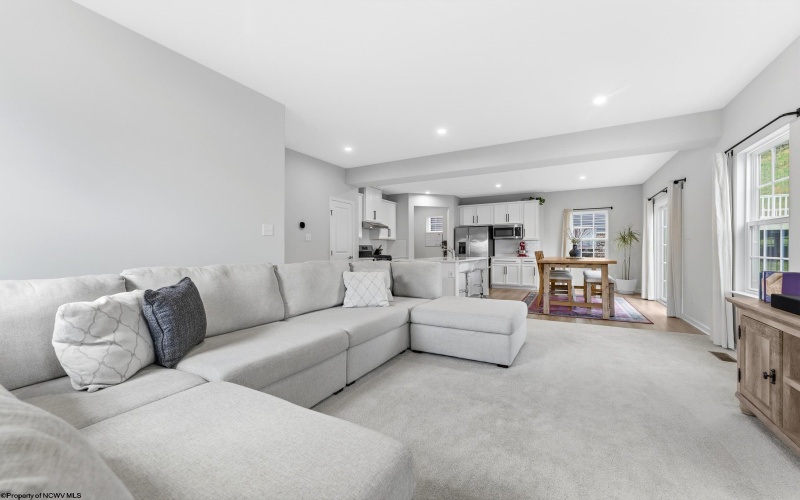 39 David Lane, Morgantown, West Virginia 26505, 4 Bedrooms Bedrooms, 6 Rooms Rooms,2 BathroomsBathrooms,Single Family Detached,For Sale,David,10164467