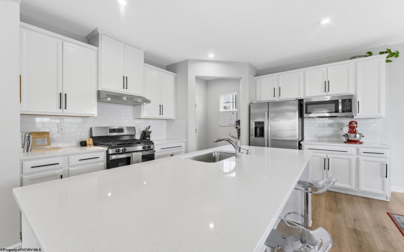 39 David Lane, Morgantown, West Virginia 26505, 4 Bedrooms Bedrooms, 6 Rooms Rooms,2 BathroomsBathrooms,Single Family Detached,For Sale,David,10164467