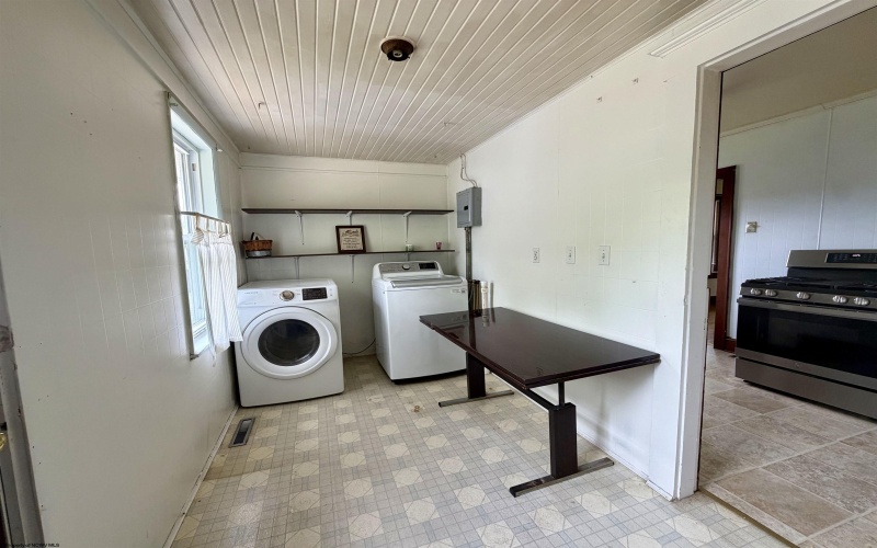 1606 Old Mill Road, Weston, West Virginia 26452, 3 Bedrooms Bedrooms, 7 Rooms Rooms,1 BathroomBathrooms,Single Family Detached,For Sale,Old Mill,10164468