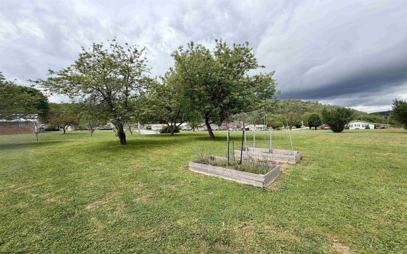 1606 Old Mill Road, Weston, West Virginia 26452, 3 Bedrooms Bedrooms, 7 Rooms Rooms,1 BathroomBathrooms,Single Family Detached,For Sale,Old Mill,10164468