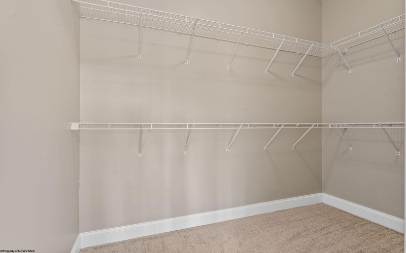 33 Waterside Drive, Morgantown, West Virginia 26508, 3 Bedrooms Bedrooms, 6 Rooms Rooms,2 BathroomsBathrooms,Single Family Attached,For Sale,Waterside,10164495