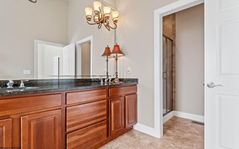 33 Waterside Drive, Morgantown, West Virginia 26508, 3 Bedrooms Bedrooms, 6 Rooms Rooms,2 BathroomsBathrooms,Single Family Attached,For Sale,Waterside,10164495