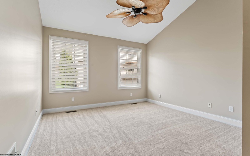 33 Waterside Drive, Morgantown, West Virginia 26508, 3 Bedrooms Bedrooms, 6 Rooms Rooms,2 BathroomsBathrooms,Single Family Attached,For Sale,Waterside,10164495