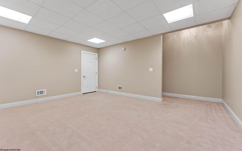 33 Waterside Drive, Morgantown, West Virginia 26508, 3 Bedrooms Bedrooms, 6 Rooms Rooms,2 BathroomsBathrooms,Single Family Attached,For Sale,Waterside,10164495