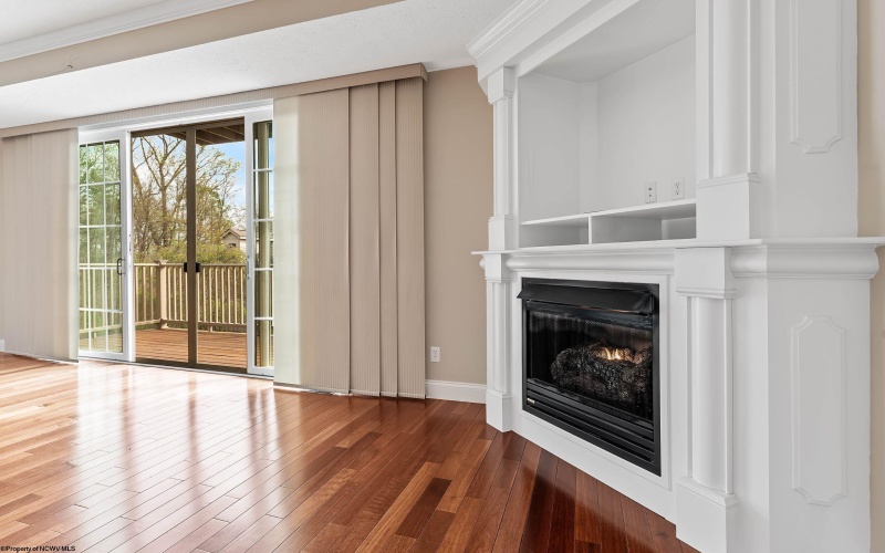 33 Waterside Drive, Morgantown, West Virginia 26508, 3 Bedrooms Bedrooms, 6 Rooms Rooms,2 BathroomsBathrooms,Single Family Attached,For Sale,Waterside,10164495