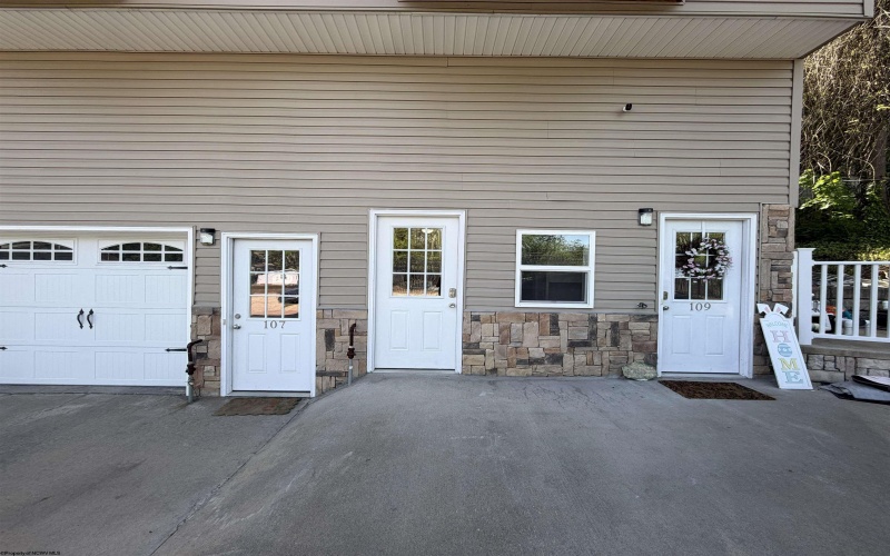 111 Lira Lane, Morgantown, West Virginia 26505, 1 Bedroom Bedrooms, 2 Rooms Rooms,1 BathroomBathrooms,Residential Rentals,For Rent,Lira,10164483