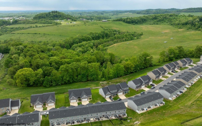 2052 Mountain Ash Lane, Morgantown, West Virginia 26501, 3 Bedrooms Bedrooms, 10 Rooms Rooms,3 BathroomsBathrooms,Residential Rentals,For Rent,Mountain Ash,10164485