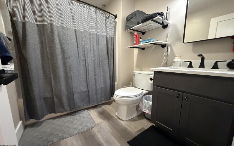 32 Highland Avenue, Morgantown, West Virginia 26505, 4 Bedrooms Bedrooms, 7 Rooms Rooms,2 BathroomsBathrooms,Residential Rentals,For Rent,Highland,10164491