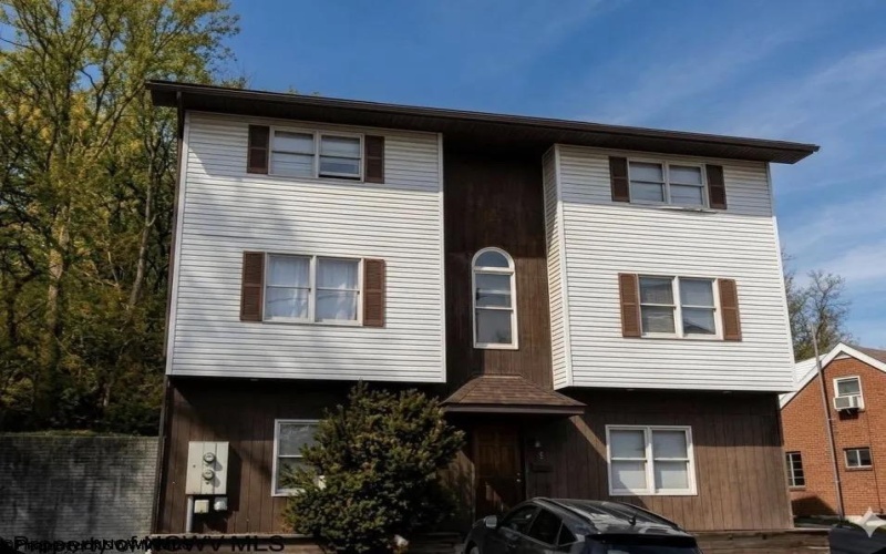 32 Highland Avenue, Morgantown, West Virginia 26505, 4 Bedrooms Bedrooms, 7 Rooms Rooms,2 BathroomsBathrooms,Residential Rentals,For Rent,Highland,10164491