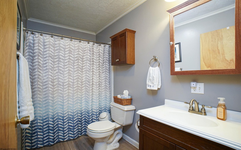 93 Pinewood Road, Clarksburg, West Virginia 26301, 3 Bedrooms Bedrooms, 6 Rooms Rooms,1 BathroomBathrooms,Single Family Attached,For Sale,Pinewood,10164479