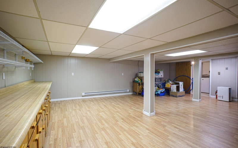 93 Pinewood Road, Clarksburg, West Virginia 26301, 3 Bedrooms Bedrooms, 6 Rooms Rooms,1 BathroomBathrooms,Single Family Attached,For Sale,Pinewood,10164479