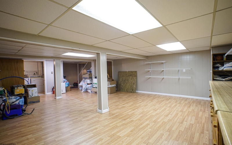 93 Pinewood Road, Clarksburg, West Virginia 26301, 3 Bedrooms Bedrooms, 6 Rooms Rooms,1 BathroomBathrooms,Single Family Attached,For Sale,Pinewood,10164479