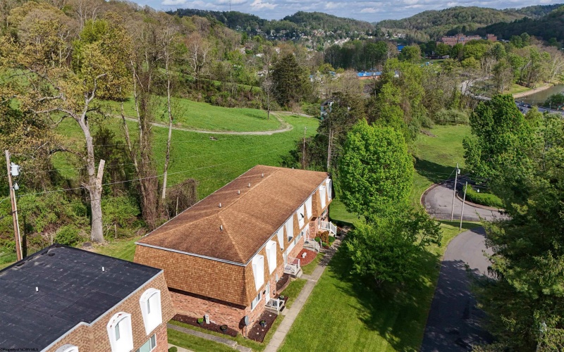 93 Pinewood Road, Clarksburg, West Virginia 26301, 3 Bedrooms Bedrooms, 6 Rooms Rooms,1 BathroomBathrooms,Single Family Attached,For Sale,Pinewood,10164479