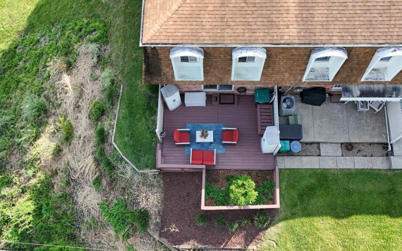 93 Pinewood Road, Clarksburg, West Virginia 26301, 3 Bedrooms Bedrooms, 6 Rooms Rooms,1 BathroomBathrooms,Single Family Attached,For Sale,Pinewood,10164479