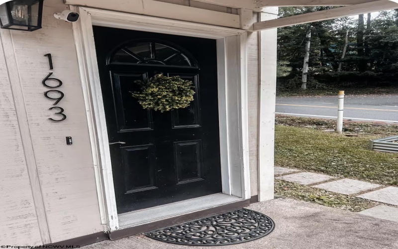 1693 Van Voorhis Road, Morgantown, West Virginia 26508, 2 Bedrooms Bedrooms, 4 Rooms Rooms,1 BathroomBathrooms,Single Family Attached,For Sale,Van Voorhis,10164487