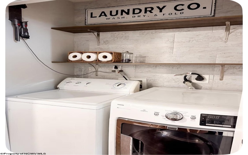 1693 Van Voorhis Road, Morgantown, West Virginia 26508, 2 Bedrooms Bedrooms, 4 Rooms Rooms,1 BathroomBathrooms,Single Family Attached,For Sale,Van Voorhis,10164487