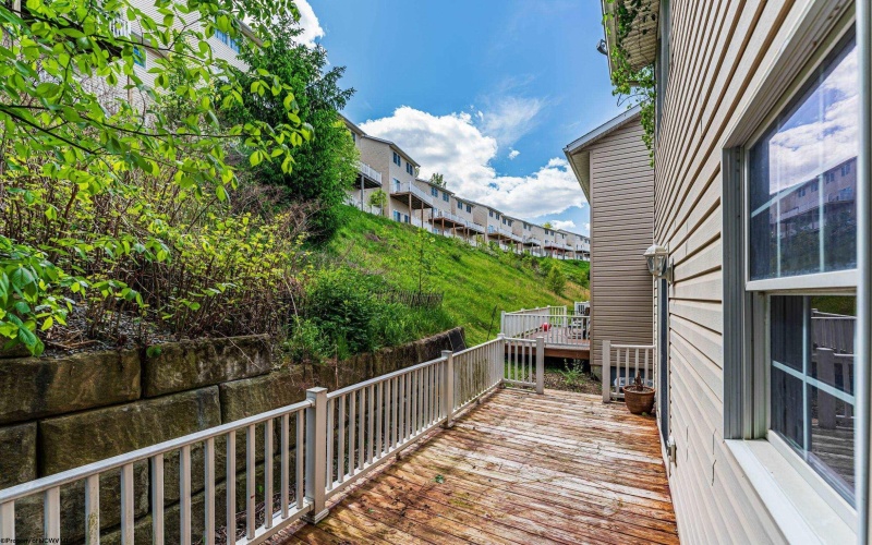 266 Donna Avenue, Morgantown, West Virginia 26505, 3 Bedrooms Bedrooms, 6 Rooms Rooms,2 BathroomsBathrooms,Single Family Attached,For Sale,Donna,10164489
