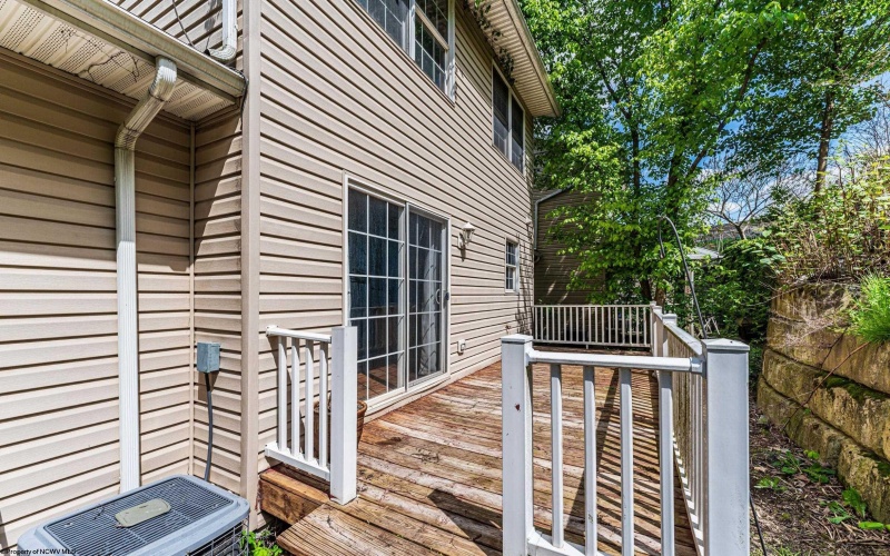 266 Donna Avenue, Morgantown, West Virginia 26505, 3 Bedrooms Bedrooms, 6 Rooms Rooms,2 BathroomsBathrooms,Single Family Attached,For Sale,Donna,10164489