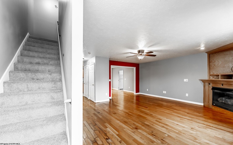 266 Donna Avenue, Morgantown, West Virginia 26505, 3 Bedrooms Bedrooms, 6 Rooms Rooms,2 BathroomsBathrooms,Single Family Attached,For Sale,Donna,10164489