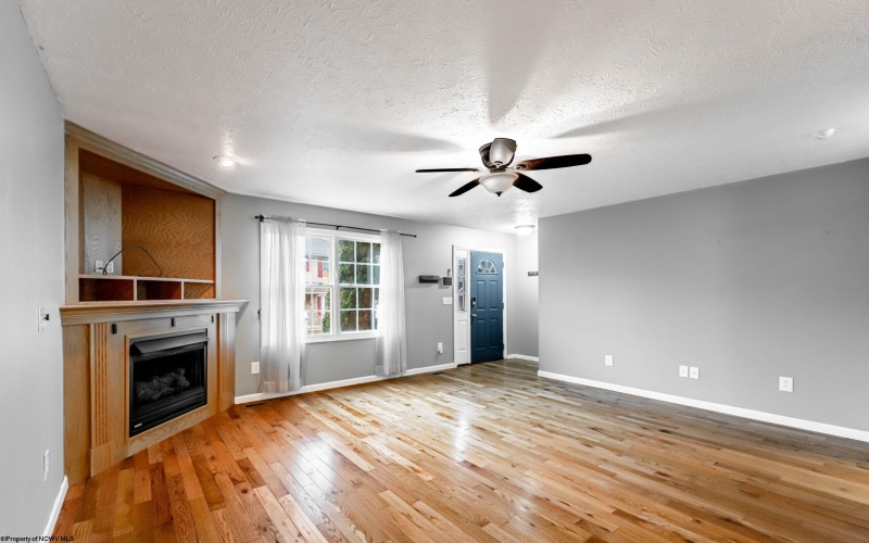 266 Donna Avenue, Morgantown, West Virginia 26505, 3 Bedrooms Bedrooms, 6 Rooms Rooms,2 BathroomsBathrooms,Single Family Attached,For Sale,Donna,10164489