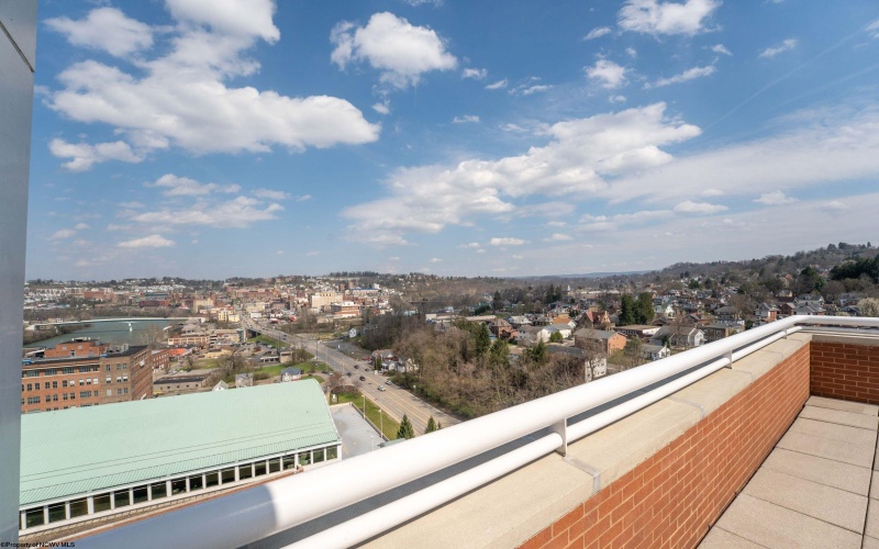 2 Waterfront Place, Morgantown, West Virginia 26501, 4 Bedrooms Bedrooms, 11 Rooms Rooms,4 BathroomsBathrooms,Single Family Attached,For Sale,Waterfront,10164492