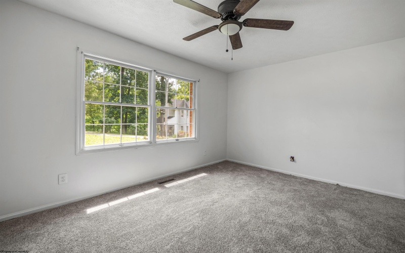 33 Elephant Walk, Fairmont, West Virginia 26554, 5 Bedrooms Bedrooms, 9 Rooms Rooms,4 BathroomsBathrooms,Single Family Detached,For Sale,Elephant,10160767