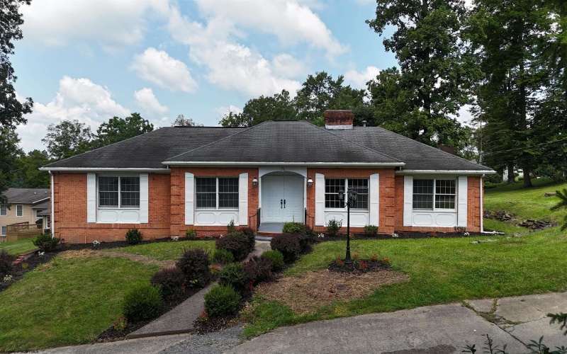 33 Elephant Walk, Fairmont, West Virginia 26554, 5 Bedrooms Bedrooms, 9 Rooms Rooms,4 BathroomsBathrooms,Single Family Detached,For Sale,Elephant,10160767