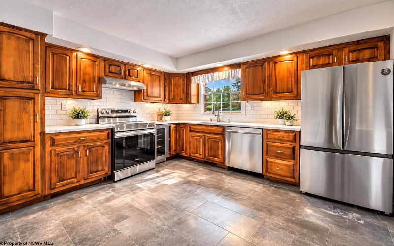 33 Elephant Walk, Fairmont, West Virginia 26554, 5 Bedrooms Bedrooms, 9 Rooms Rooms,4 BathroomsBathrooms,Single Family Detached,For Sale,Elephant,10160767