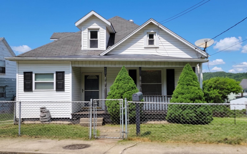 410 Haymond Highway, Clarksburg, West Virginia 26301-3864, 3 Bedrooms Bedrooms, 7 Rooms Rooms,2 BathroomsBathrooms,Single Family Detached,For Sale,Haymond,10164496
