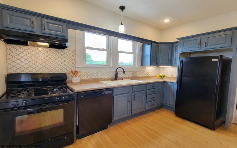 410 Haymond Highway, Clarksburg, West Virginia 26301-3864, 3 Bedrooms Bedrooms, 7 Rooms Rooms,2 BathroomsBathrooms,Single Family Detached,For Sale,Haymond,10164496