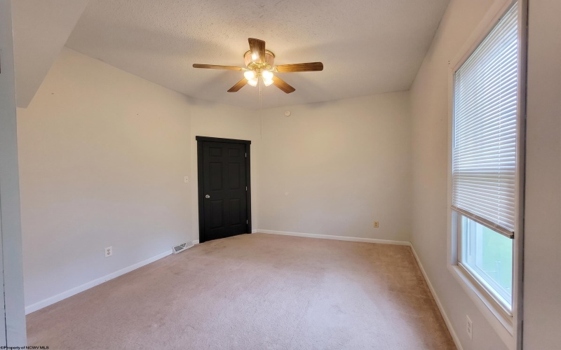 410 Haymond Highway, Clarksburg, West Virginia 26301-3864, 3 Bedrooms Bedrooms, 7 Rooms Rooms,2 BathroomsBathrooms,Single Family Detached,For Sale,Haymond,10164496