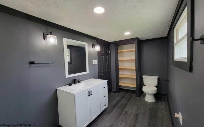 410 Haymond Highway, Clarksburg, West Virginia 26301-3864, 3 Bedrooms Bedrooms, 7 Rooms Rooms,2 BathroomsBathrooms,Single Family Detached,For Sale,Haymond,10164496