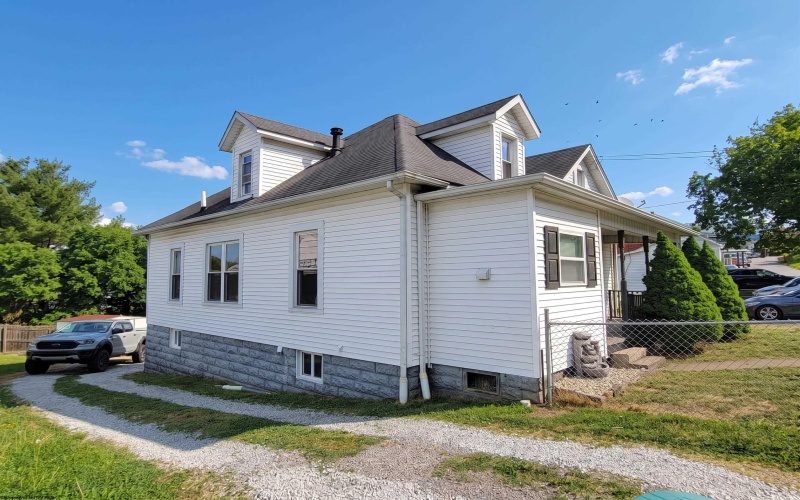 410 Haymond Highway, Clarksburg, West Virginia 26301-3864, 3 Bedrooms Bedrooms, 7 Rooms Rooms,2 BathroomsBathrooms,Single Family Detached,For Sale,Haymond,10164496