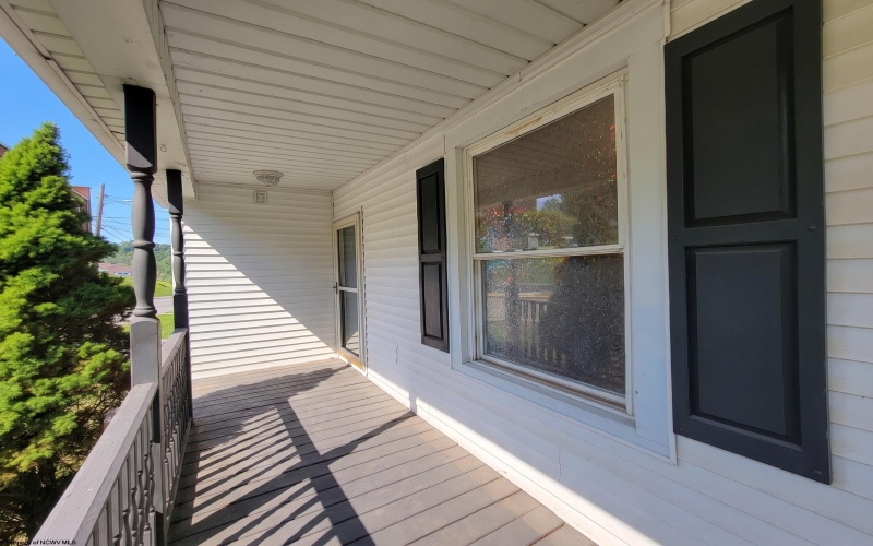 410 Haymond Highway, Clarksburg, West Virginia 26301-3864, 3 Bedrooms Bedrooms, 7 Rooms Rooms,2 BathroomsBathrooms,Single Family Detached,For Sale,Haymond,10164496